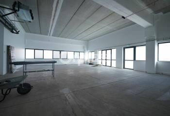 Local mixte à louer Champagne-au-Mont-d'Or - Proche A6 et M6