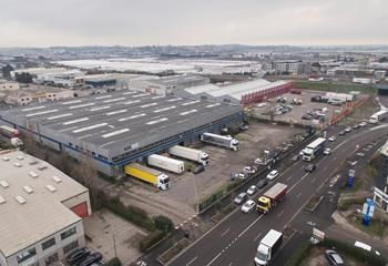 Location entrepôt Chassieu - ZI Mi-Plaine, accès direct échangeur N°9