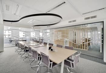 Location bureaux Courbevoie, proche Esplanade de La Défense et transports