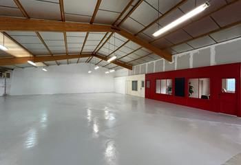 Location ancien magasin/atelier Bouguenais - Accès poids lourds