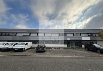 Local mixte à louer Vaulx-en-Velin - Proche aéroport et bus