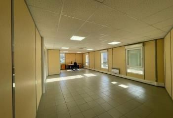 Location bureaux Bourgoin-Jallieu - Proche autoroute A43 et bus
