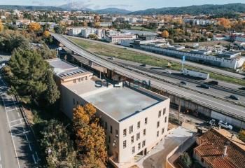 Location bureaux Aix-en-Provence - Proche commerces et ZAC de la Constance