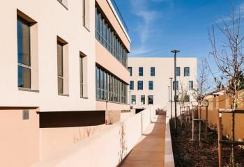 Location bureaux Aix-en-Provence - Proche commerces et autoroutes