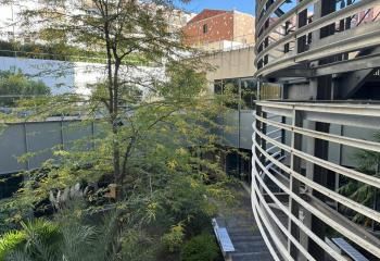 Location bureaux Marseille 2 - Proche transports et commerces