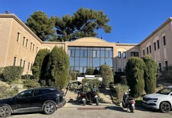Location bureau Marseille 11 - Proche bus 51 et axes routiers
