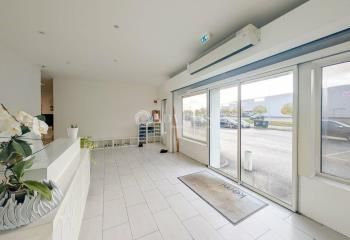 Local commercial à louer Montgermont - Visibilité D137