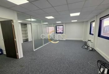 Location bureaux Clermont-Ferrand - Zone Brezet - Proche autoroute et bus