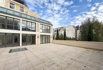Bureaux à louer à Puteaux, proche gare et Écoquartier des Bergères