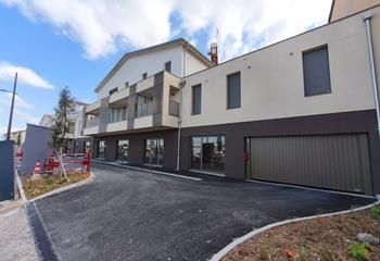 Local commercial à vendre Saint-Bonnet-de-Mure - Avenue Charles de Gaulle