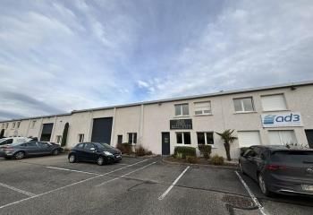 Local d'activité à louer Décines-Charpieu - Parc sécurisé