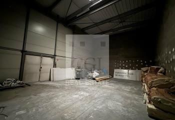 Location bureaux Décines-Charpieu - Proche zone commerciale