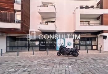 Local commercial à louer Nanterre centre-ville - Face au marché