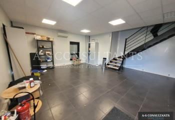 Location local commercial - 185 m²