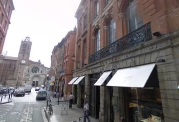 Location local commercial - 219 m²