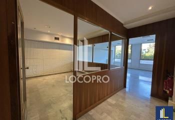 Bureaux à vendre Cannes Banane - Proximité commerces et transports