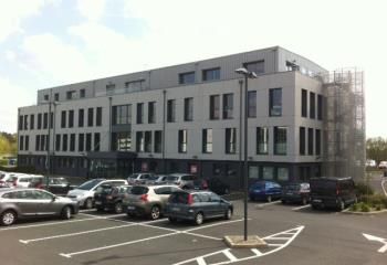 Vente bureaux Quimper - 6 places de parking privatives