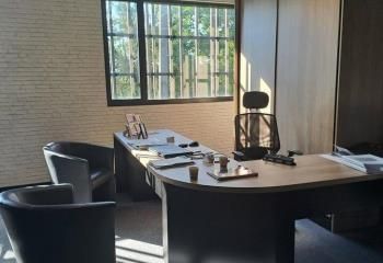 Vente bureau Vitré - Accès routiers et stationnement proche