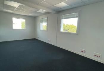 Location bureaux Vannes - 214 m² - Proche commodités