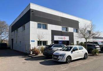 Location bureaux Crach - 12 places de parking privatives