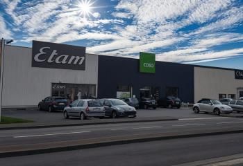 Location local commercial Saint-Maximin - Zone commerciale