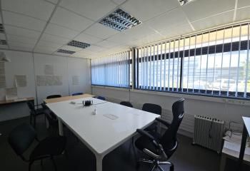 Location bureaux Saint-Pierre-des-Corps - 15 parkings