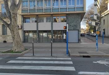 Vente local commercial angle rue - Montpellier - Tram 3 et 5