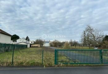 Terrain constructible Saint-Cyr-sur-Loire - Bus Fil Bleu et autoroutes