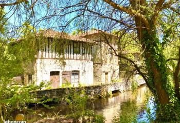 Murs à vendre Saint-Léonard-de-Noblat - Vue sur la Vienne