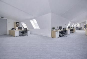 Location bureau Paris 2 - Vue sur la place de la Bourse