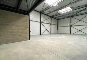 Parc d'activité à vendre Persan - Proximité A15/A16 et ligne H