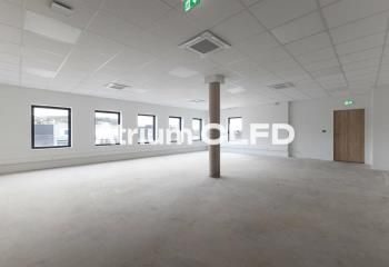 Location bureaux Cournon-d'Auvergne - Proche axe passant et accessible PMR