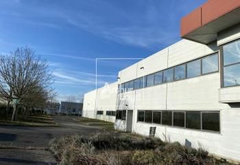 Bâtiment indépendant à louer Lisses - Proche commerces et transports