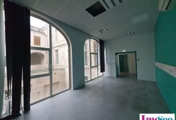 Location bureaux Bordeaux Quai des Chartrons, proche tram et skate parc