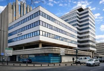 Location bureaux Bordeaux - Quartier Mériadeck, transports et commerces