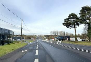 Local commercial à louer Chambray-lès-Tours - Axe principal