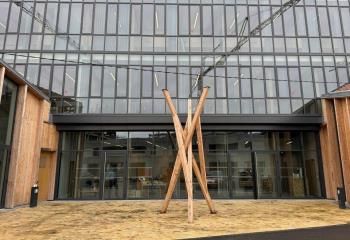 Location bureaux neufs Tours - Proche transports en commun