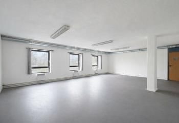 Location bureaux Villeurbanne - Proche métro Flachet et tramway T3