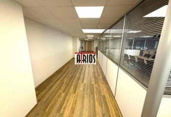 Location bureaux La Farlède - ZI, 9 parkings, accès PMR