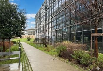 Location bureaux Lyon 7 - Proche métro B, tram T1, T6 et T10