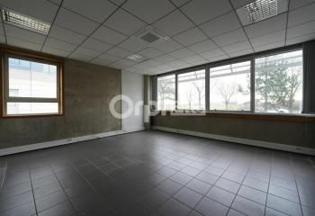 Location bureaux Bron - Proche A43, aéroport et bus