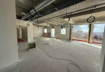 Location bureaux Rouen - Proche Place Saint-Marc, 30 places de parking