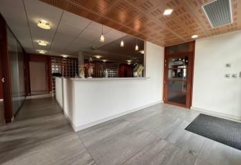 Location bureaux Beauvais - 196 m² - Site clos et sécurisé