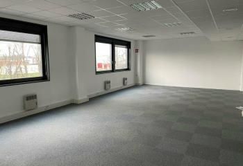 Bureaux à louer Saint-Quentin-Fallavier - Proximité gare, autoroute A43 et aéroport