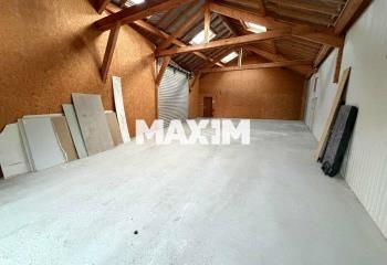 Locaux d'activités multi-cellules à louer Courteron - Stationnement