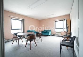 Location bureaux Villeurbanne - Proche transports et commodités