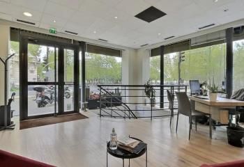Location bureau Paris 7 - Proche Invalides, vitrine sur rue