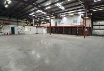 Bâtiment indépendant à vendre Gières - Accès direct