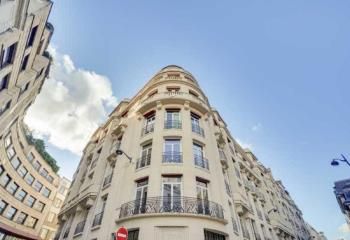 Location bureaux Paris 8 - Proche métro et gare Saint-Lazare