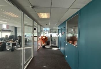 Location bureaux Mérignac intra rocade - Proche lignes 30 et 42